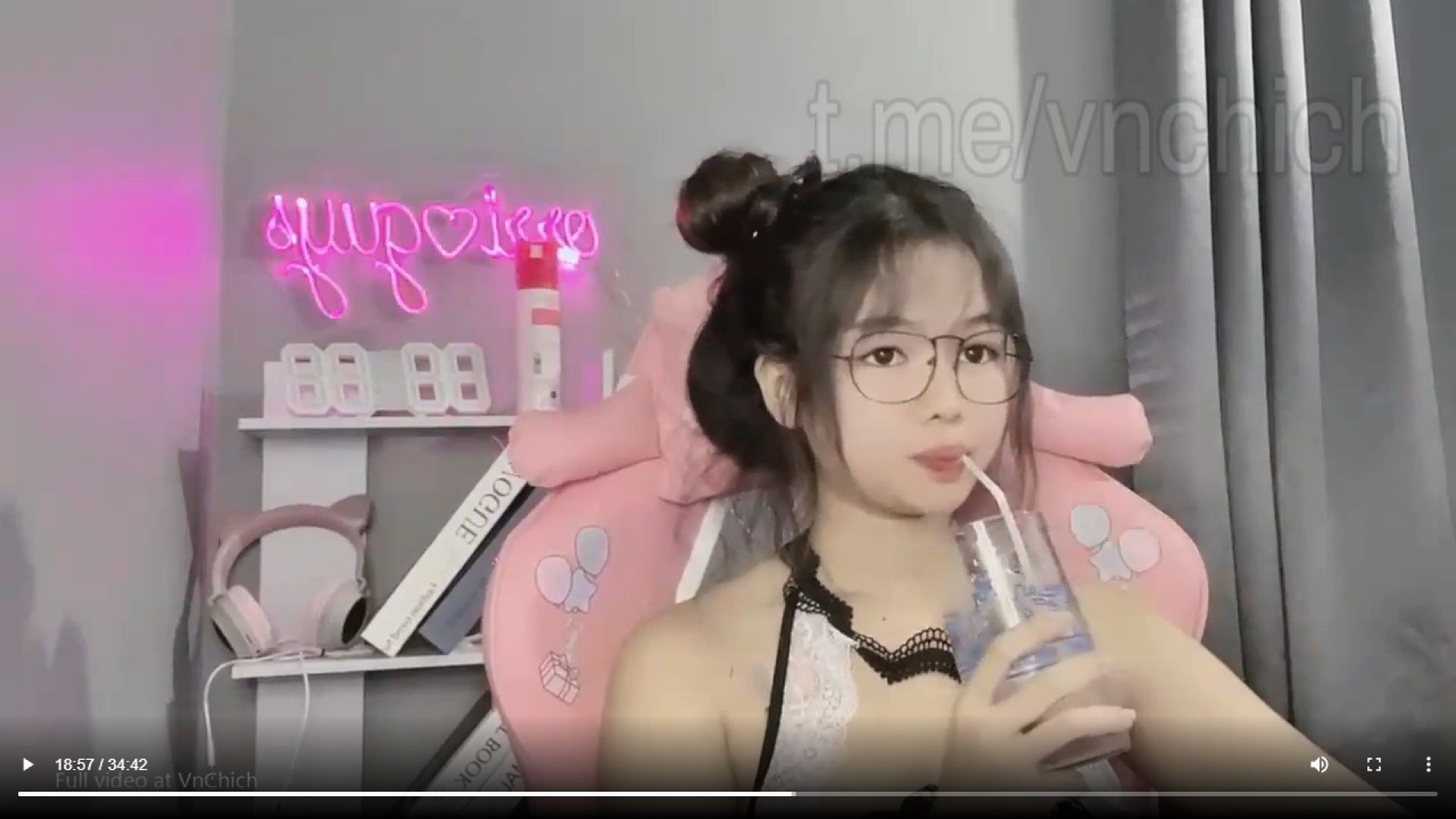⁣Siêu Phẩm LiveStream Orri idol - em gái Việt Nam siêu cute khoả thân khoe body - StipShatVn