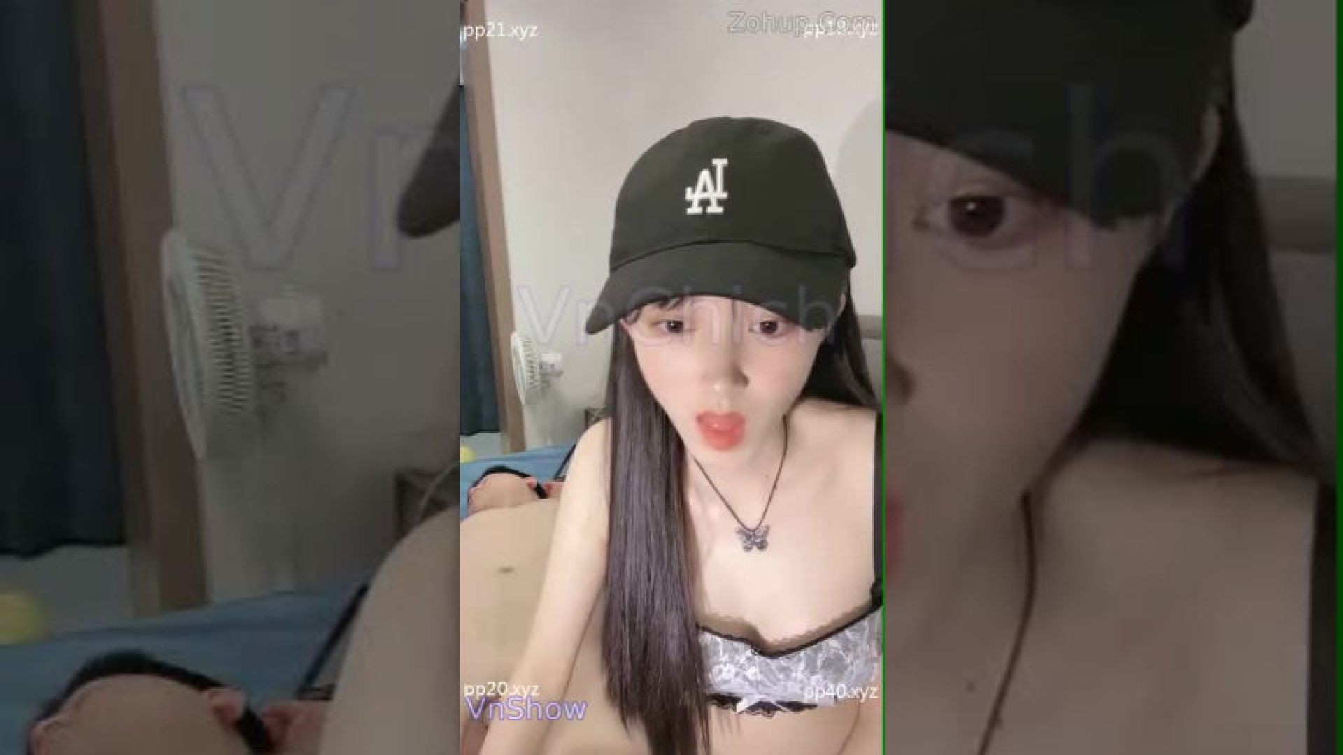 Thêm 1 em xitin Trung quốc lên sóng livestream cho anh em Việt dâm thủ