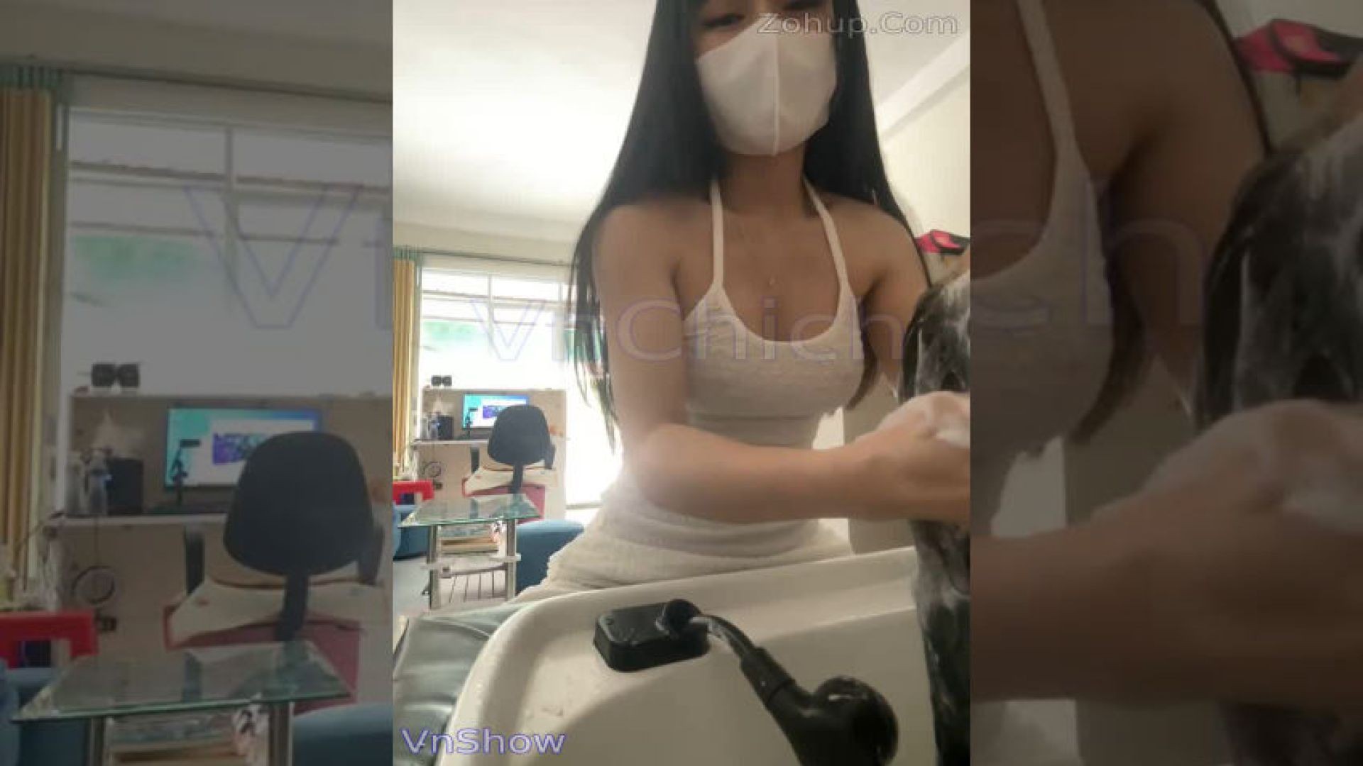 ⁣Tiệm cắt tóc bất ổn , và thời lượng show lồn lên hẳn hơn 2 tiếng nha ~ Sex Độc Lạ